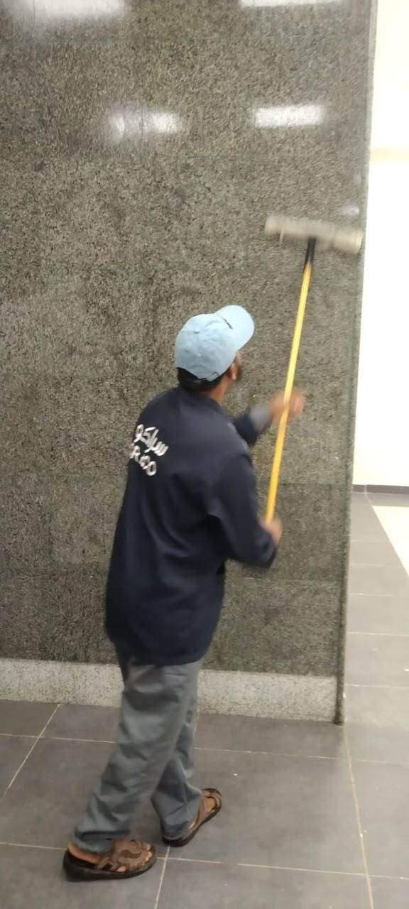 Wall and high-level dusting
